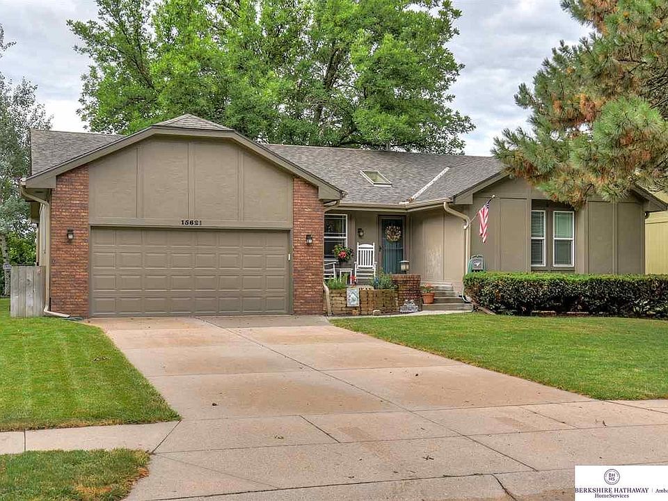 1st image of 15621 Westchester Cir