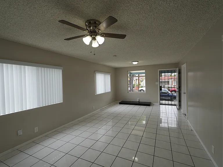 457 W Sepulveda St — Photo 5