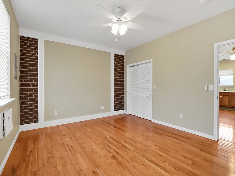 5200-5208 Wilson Ave #5206 — Photo 8