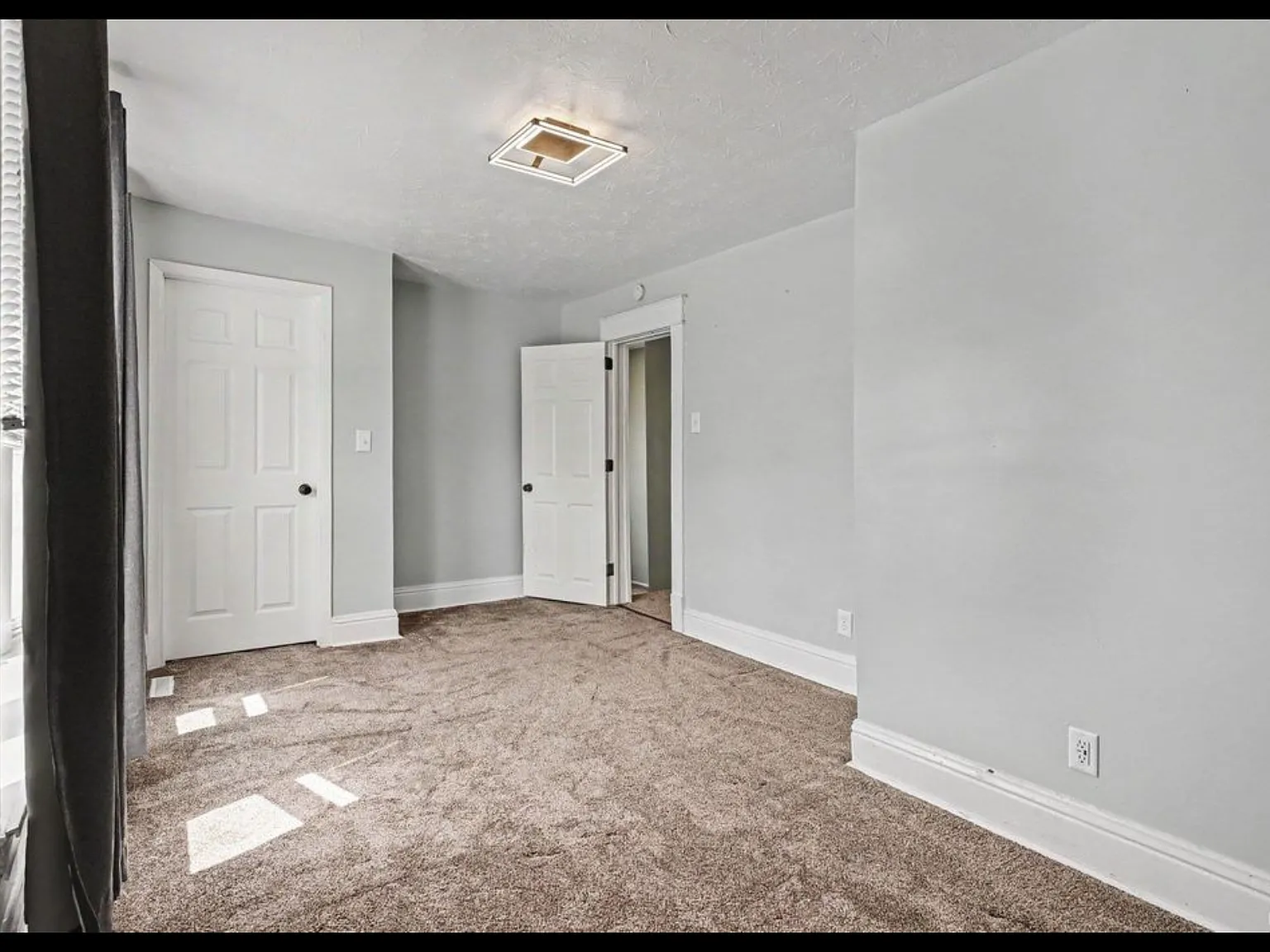 3 bed, 1232 sqft, $2,000 — Photo 3