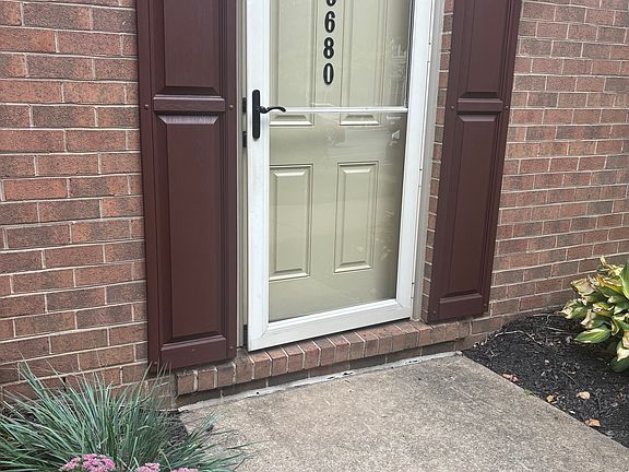 3rd image of 5680 Independence Cir