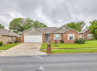 1105 S Marina Dr, Oologah, OK 74053