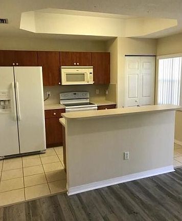 3rd image of 4945 N Harbor Isles Dr #103