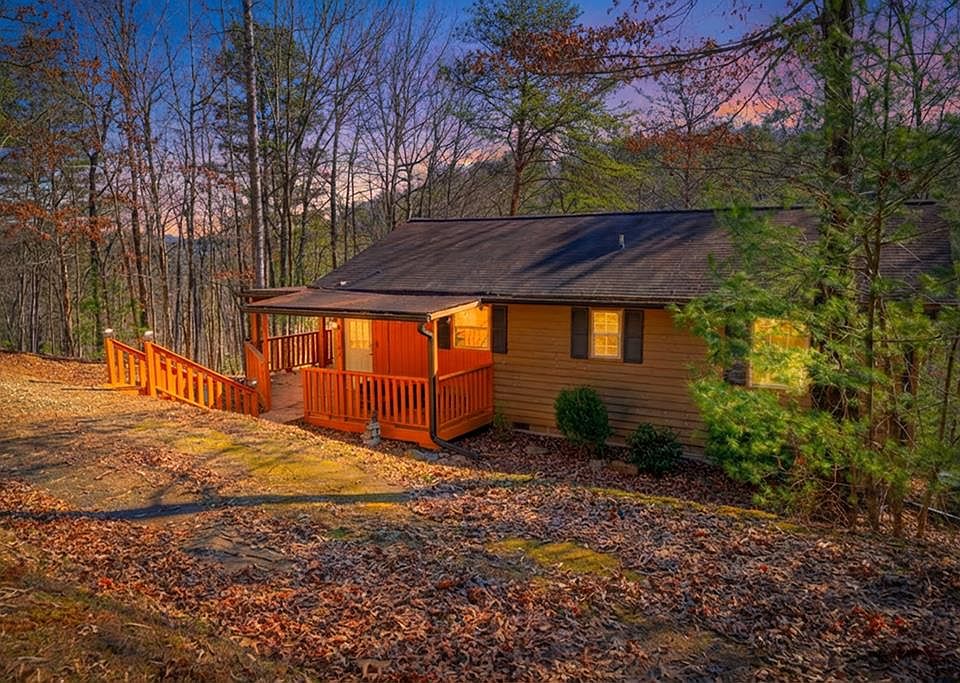 1st image of 124 Dawnview Cir