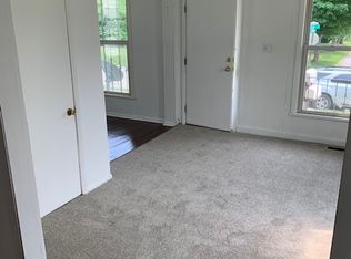 609 Elm St APT 2, Valparaiso, IN 46383