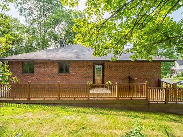 424 N Highland Ave, Oakdale, PA 15071