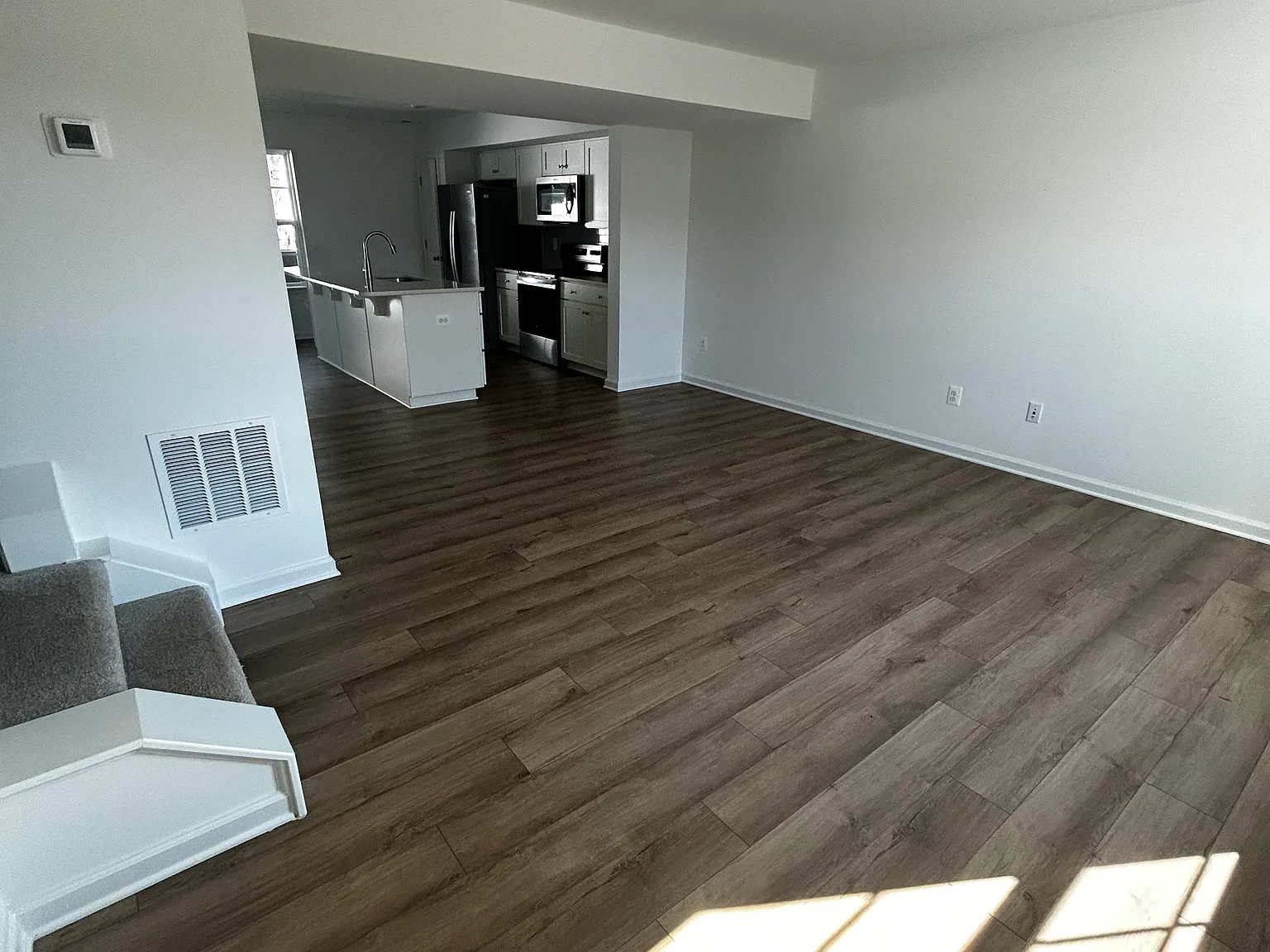 3 bed, 2.5 bath, 1253 sqft, $1,650 — Photo 2