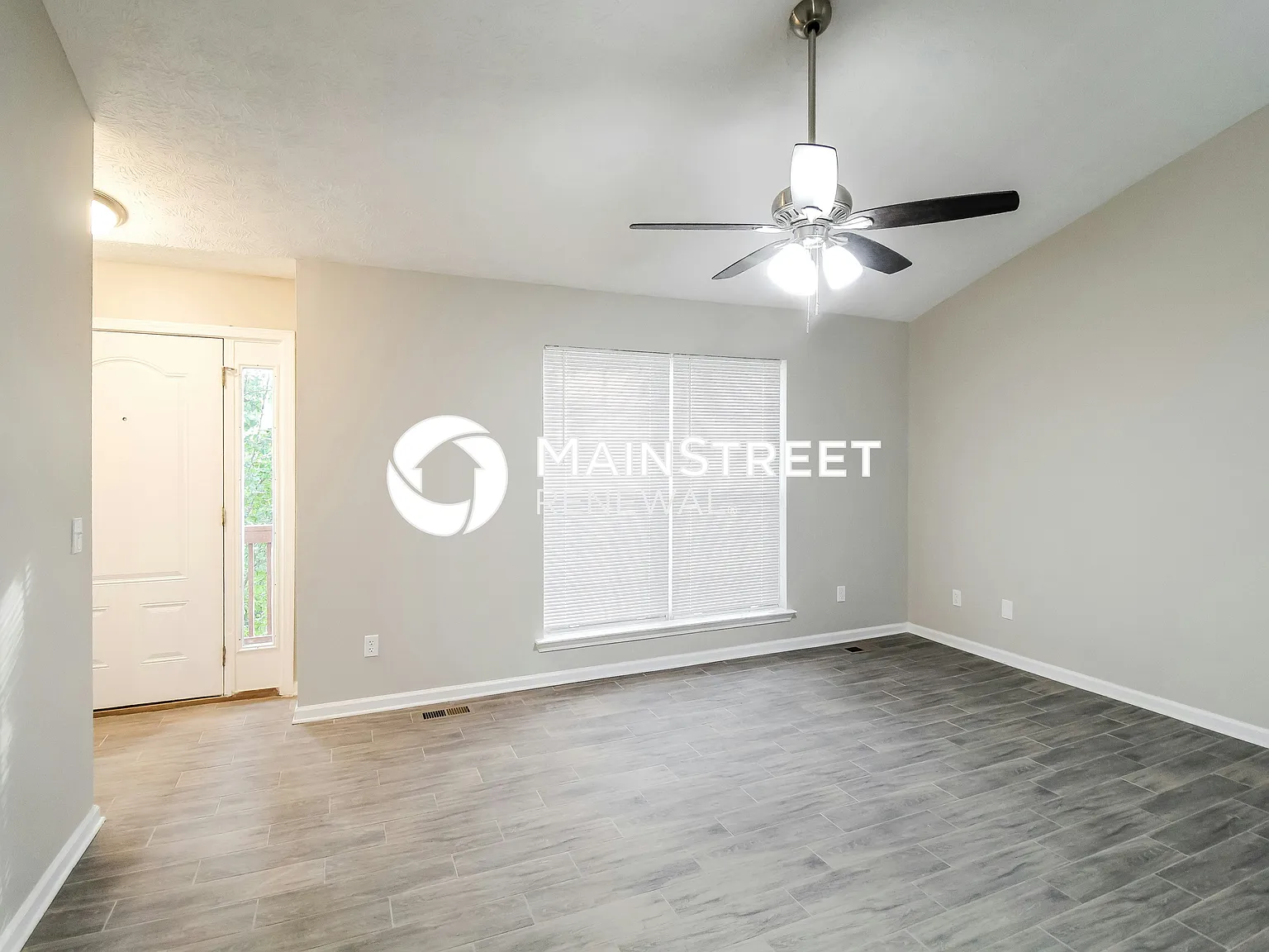 6820 Summit View Dr — Photo 4
