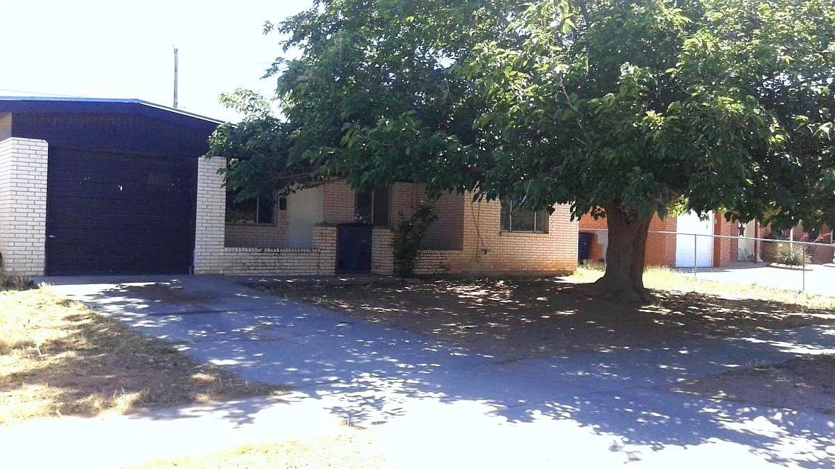 4 bed, 1214 sqft, $1,450 — Photo 1