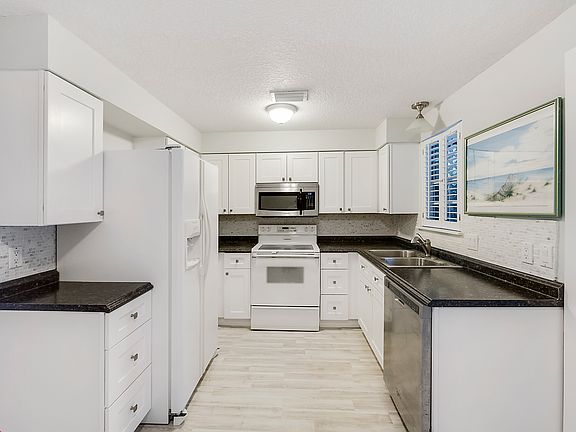 2nd image of 316 Georgian Park Dr