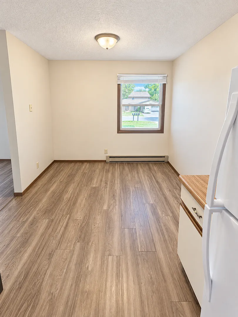 2311 Meadow — Photo 2