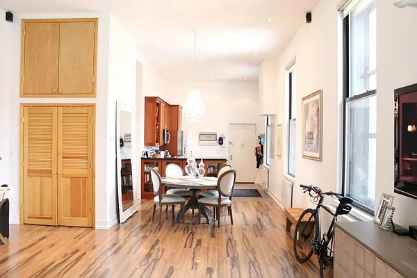 Rented by Level Group | media 25