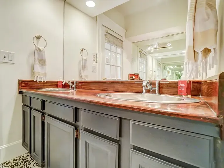336 Milton St #6 — Photo 10