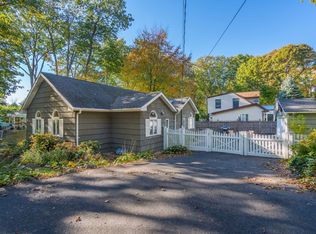 87 Glenna Little Trl, Huntington, NY 11743