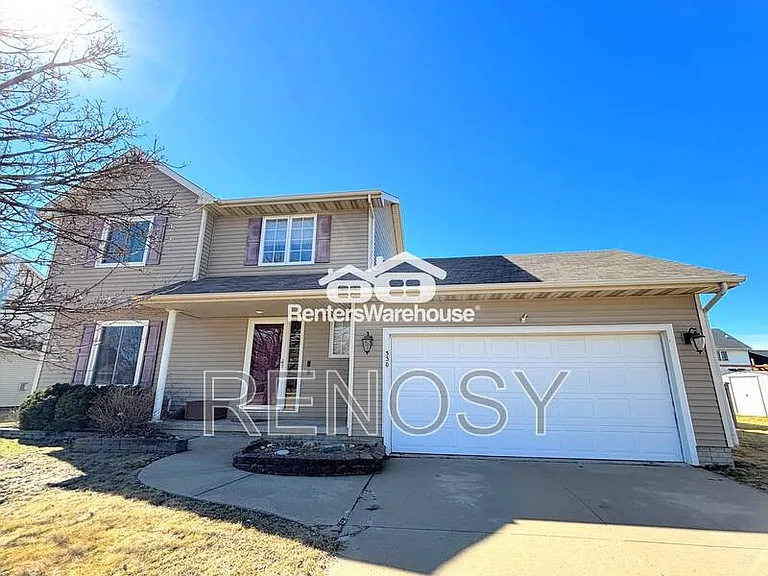 330 NE Cardinal Ln — Photo 1