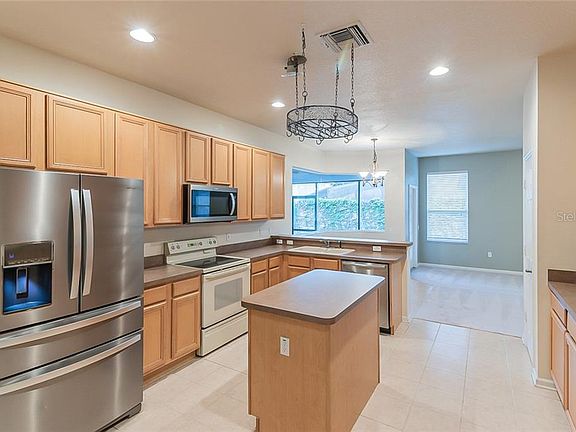 4th image of 8124 Saint Andrews Cir