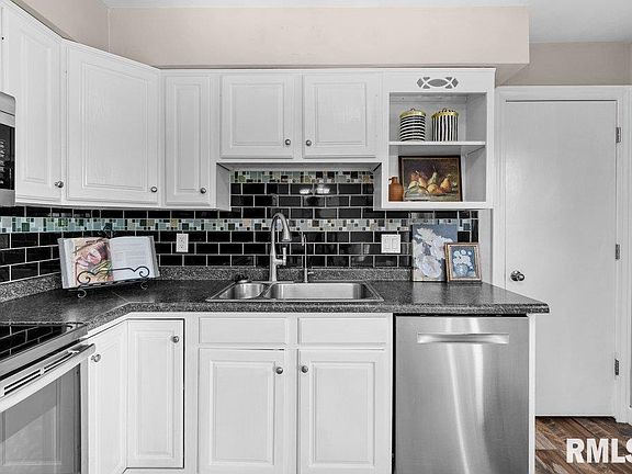 5th image of 2426 W 44th St