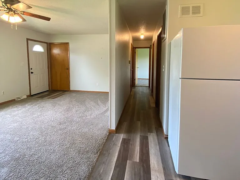 470 N Front St — Photo 2