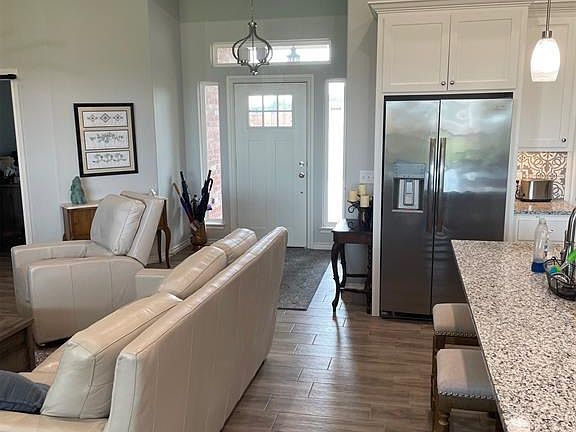 5th image of 3859 Eastridge Cir NE