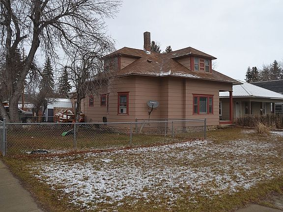 3rd image of 320 W Boulevard St