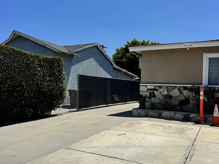 6752 Rostrata Ave — Photo 14