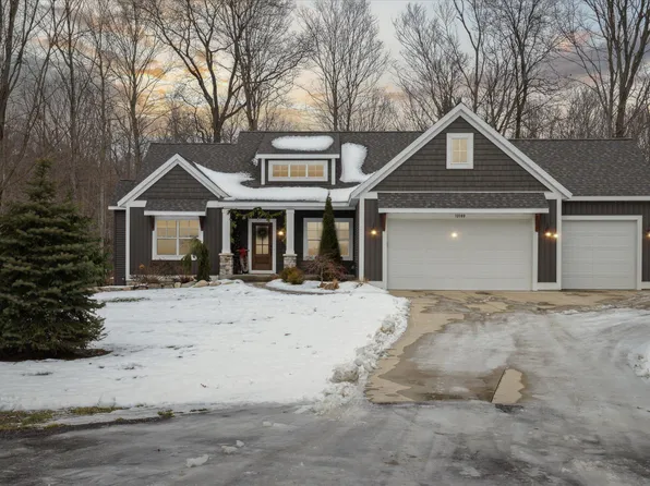 13100 Deer Creek Dr, South Haven, MI 49090