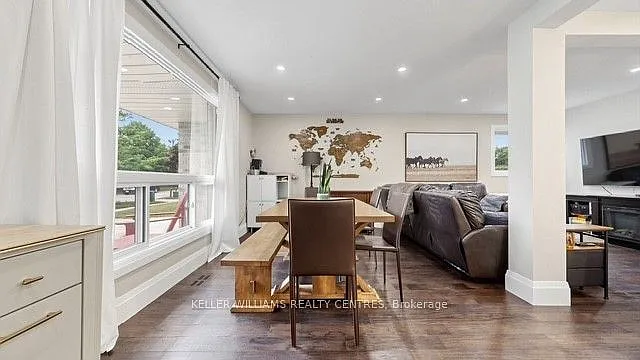 29 Bronte Cres #UPPER — Photo 11