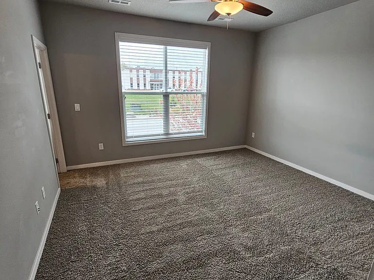 1614 Ingersoll Ave — Photo 13