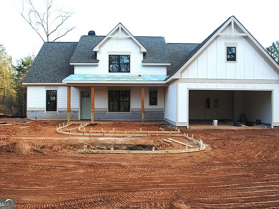 2nd image of 953 Roundtop Rd