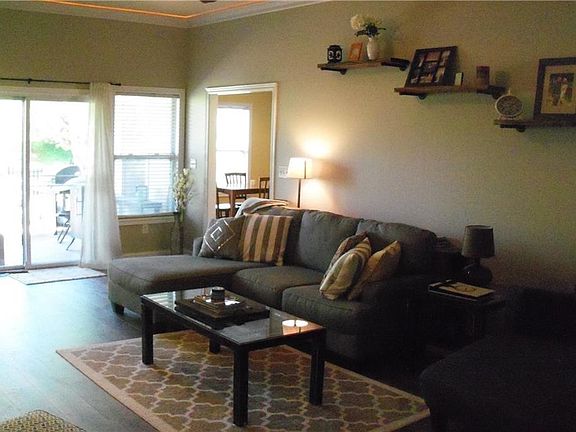 5th image of 706 Hohlier Ln