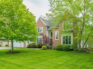 195 Barclay Square Dr, Rochester, NY 14618