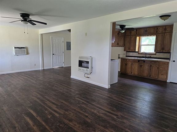 5th image of 1003 E Balsom Ave