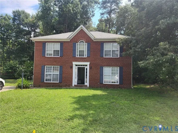 501 Green Orchard Dr, Chester, VA 23836