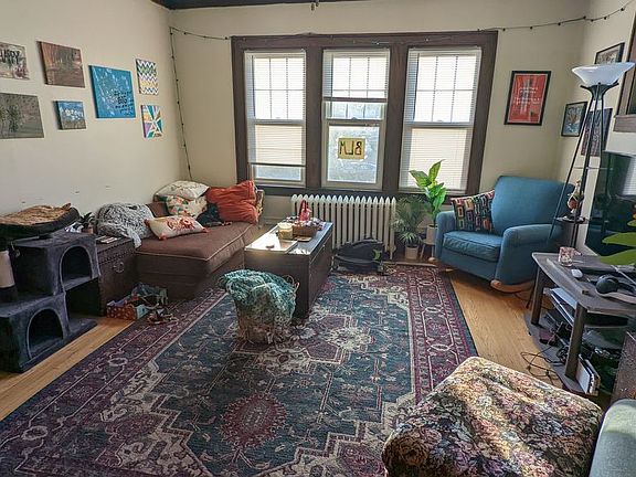 3rd image of 1577 Ashland Ave
