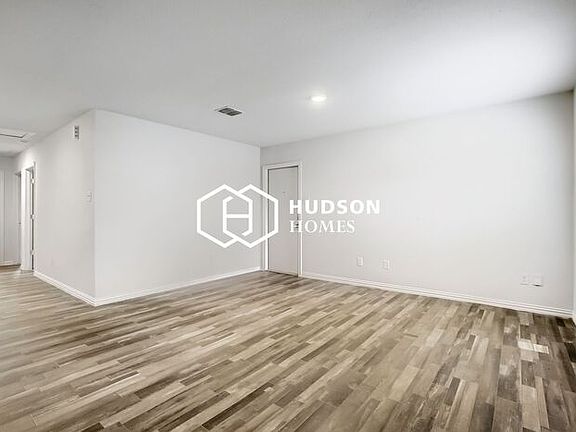 5th image of 1611 Bryan Ave Unit B