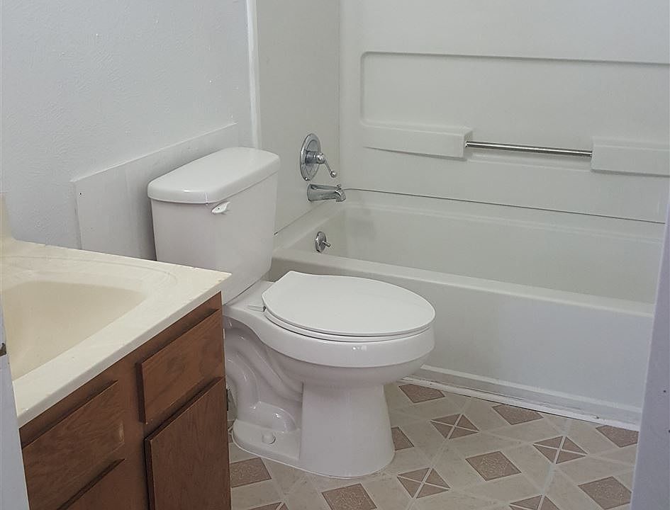 401-404 Bathroom