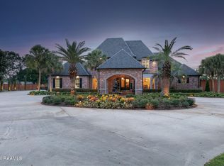 229 Laken Ln, Lafayette, LA 70508