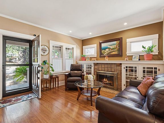5th image of 1734 Vineyard Avenue
