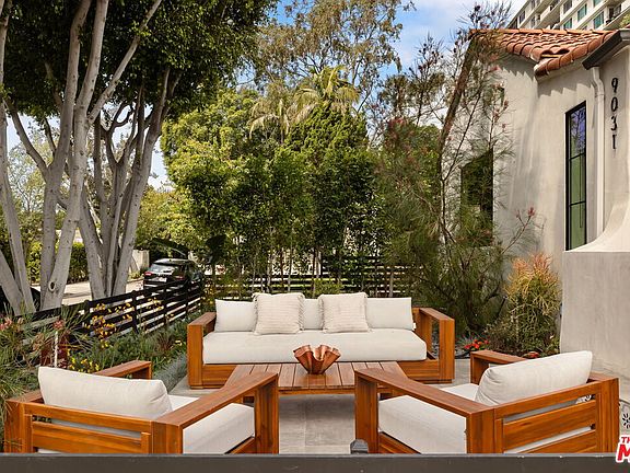 3rd image of 9031 Elevado St