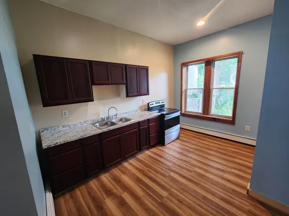 452 2nd St APT 1, Troy, NY 12180