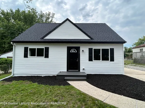 3207 Walker Rd, Lansing, MI 48906