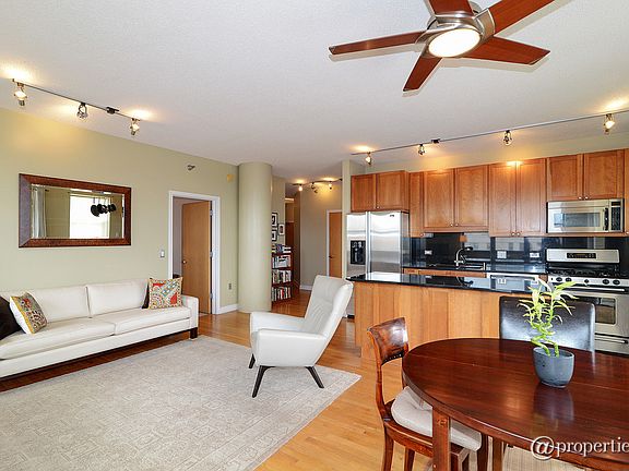 Kitchen/Living Room