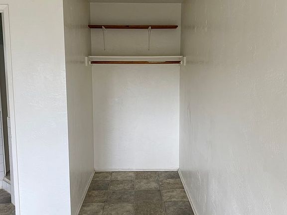 4th image of 484 Hinds Ave Unit A