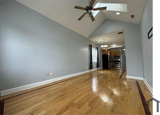 3rd image of 2923 W Arthington St #3