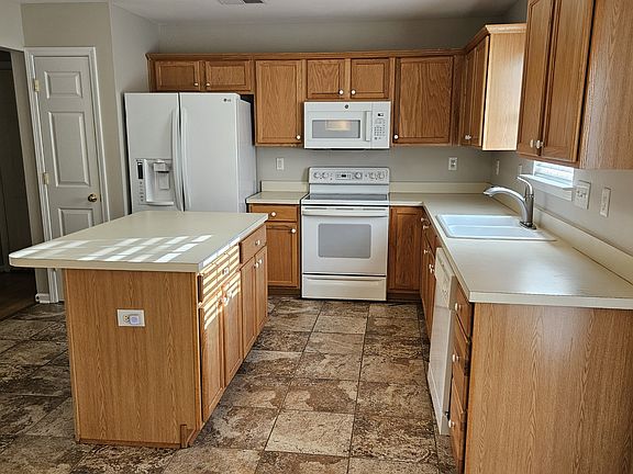 5th image of 1805 Chinchester Ln #1