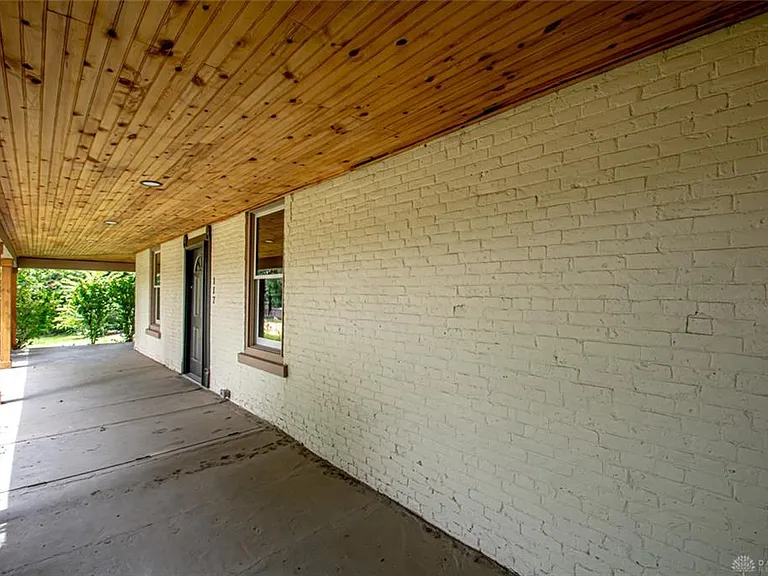 117 Montgomery Ave — Photo 4