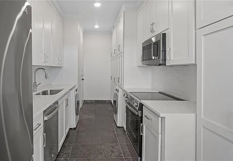 2575 Peachtree Rd NE #22A — Photo 14