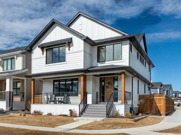 256 N Grayling Cmn, Rocky View County, AB T3Z 0G6