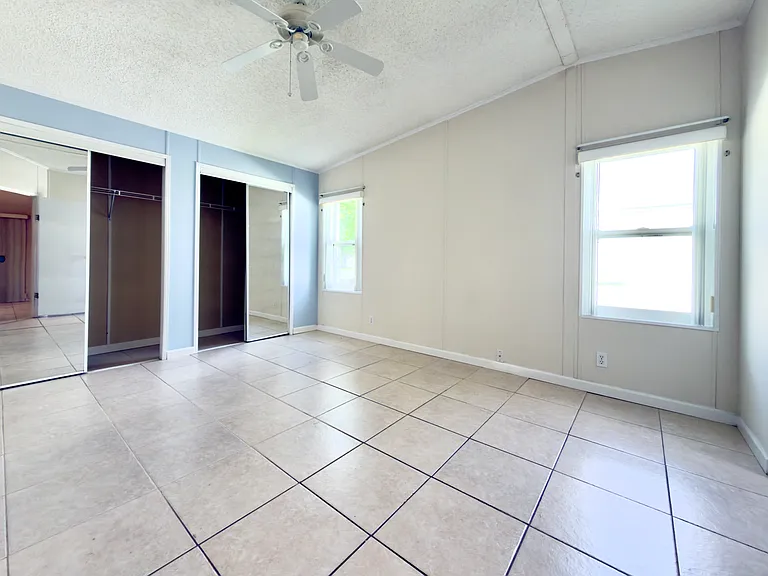 827 Sun Glow St — Photo 16