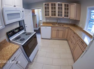 2086 Lewis Dr #Up, Lakewood, OH 44107